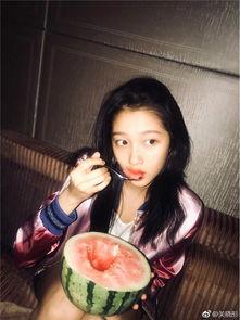 关晓彤吃娱乐瓜