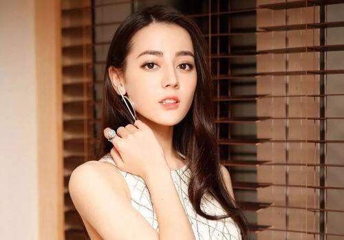 娱乐吃瓜酱秋天长头发