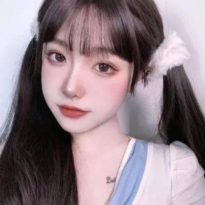 娱乐吃瓜的头像女生真人